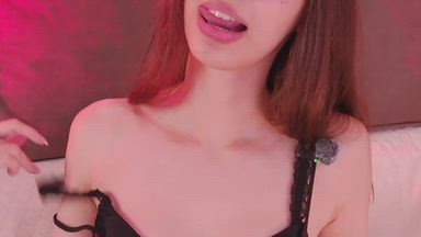 ✨ Collarbone Tease