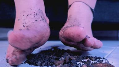 leila pons — feet covered in dirt