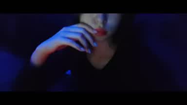 <3