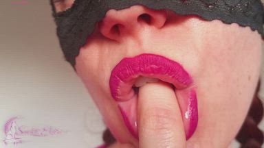 scarlett electra — Oral sensual play with finger