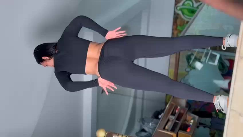 sporty and sexy girl😈😈