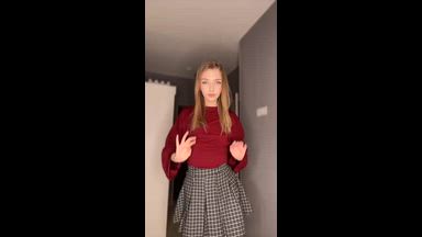 tik tok dancing