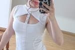 <3