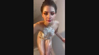 Sexy dancing with ice cream on my body🍦🍦