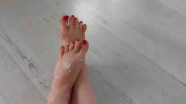 creamy feet tease