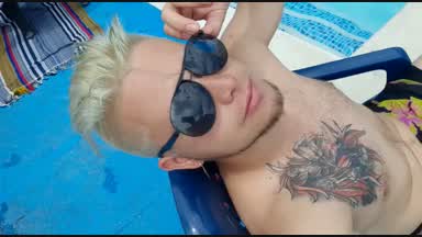 KISS ME !