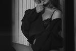 B&W