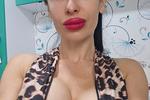 red lips bimbo