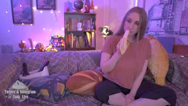 Watch me eat a bananananana