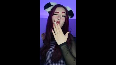 look how I put on my anal plug