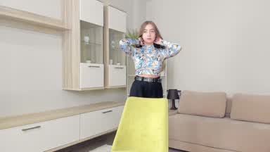 Insane dance Bella