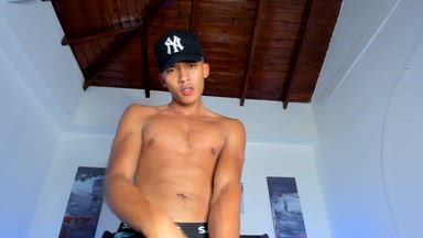 axel big cock ๐๐ โ ๐ช๐ฝ Do You Wanna See Me Flexing My Body?