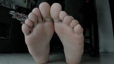 bare feet Mistress