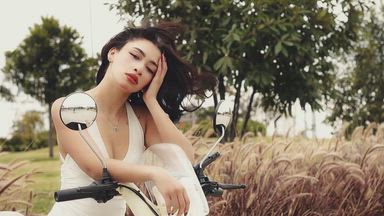 Imagine my motorbike broke down.. would you help m