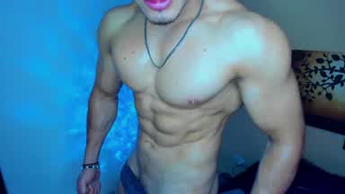 posing  muscles ! ♥