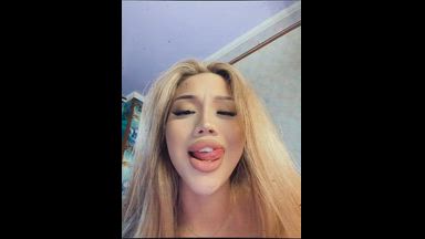 <3
