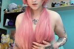 My hot body and cute pink wig ^^