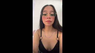 mia🍒 🎀✨ live Chaturbate webcam gallery thumbnail