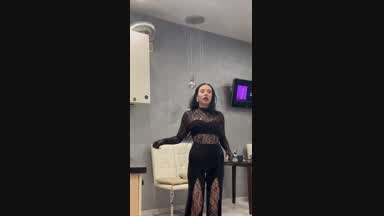 I like it when you can't take your eyes off.