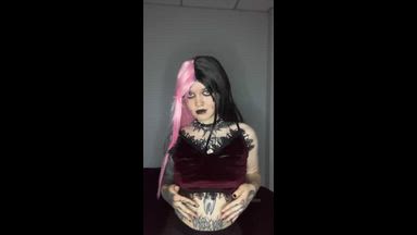 <3