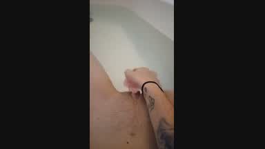 Bathtub fun 😏