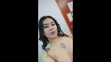 emma ๐ โ I love how you look at me when I'm naked โจโจ