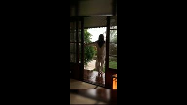 I like to feel the rain.