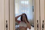hot photos in the mirror