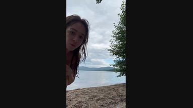 Solo rest at the beach - Sara