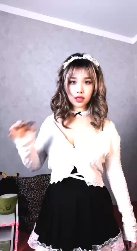 Maid Costume😏