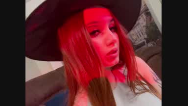 <3
