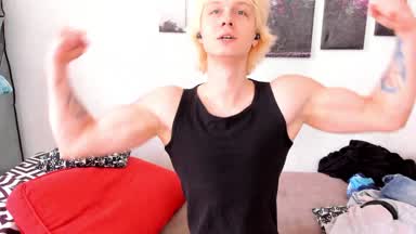 Flex Biceps
