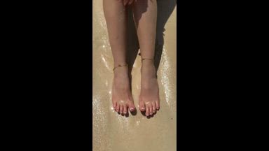 Relax at my feet sea+sand