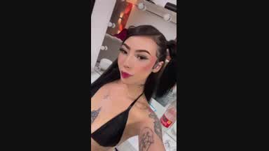 Gigi_Messy