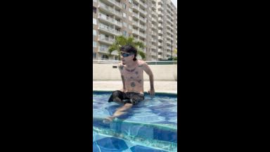 Pool Day🏊🏻