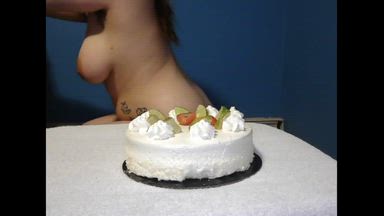 Cake Sitting 2