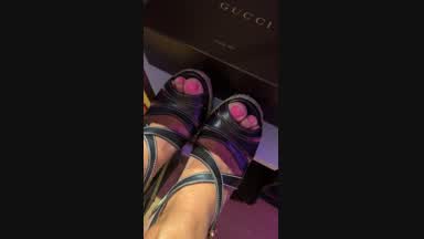 The Queens feet