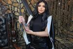 A Queen That Makes You Kneel