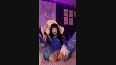 DVA(Overwatch) playing with pussy and squirting ^^