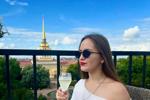 champagne with a beautiful view, what else for hap