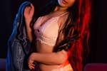 4 photos, pink lingerie