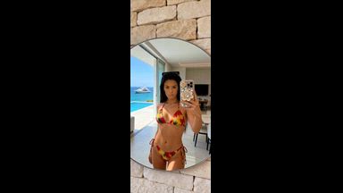 Vacation taunt 😘