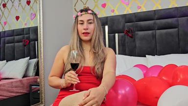 Heels & wine 💕