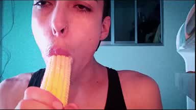 SUCKING A 🌽