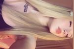 Hot Blondie