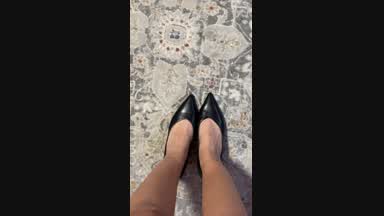 Narrow stilettos.