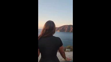 A BEAUTIFUL VIEW OF THE SEA