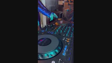 Mia's set