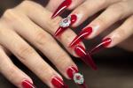 Red nails kisses