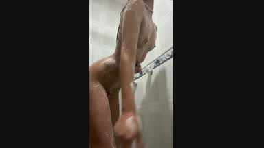 Would you bathe with me ?🤤